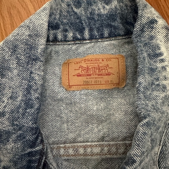 Levi’s Denim Jean Jacket - Picture 3 of 4